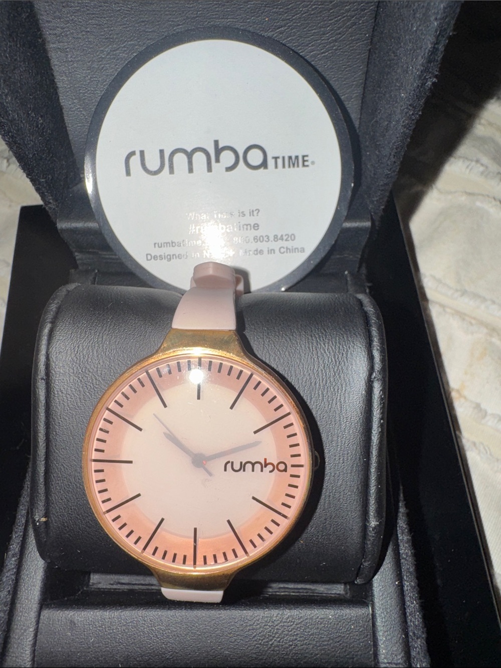 Rumbo Pink and Gold Minimalist Analog Watch